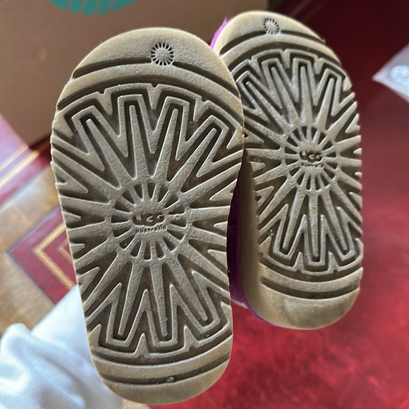 Pink Uggs - Size 6 - Picture 3 of 4